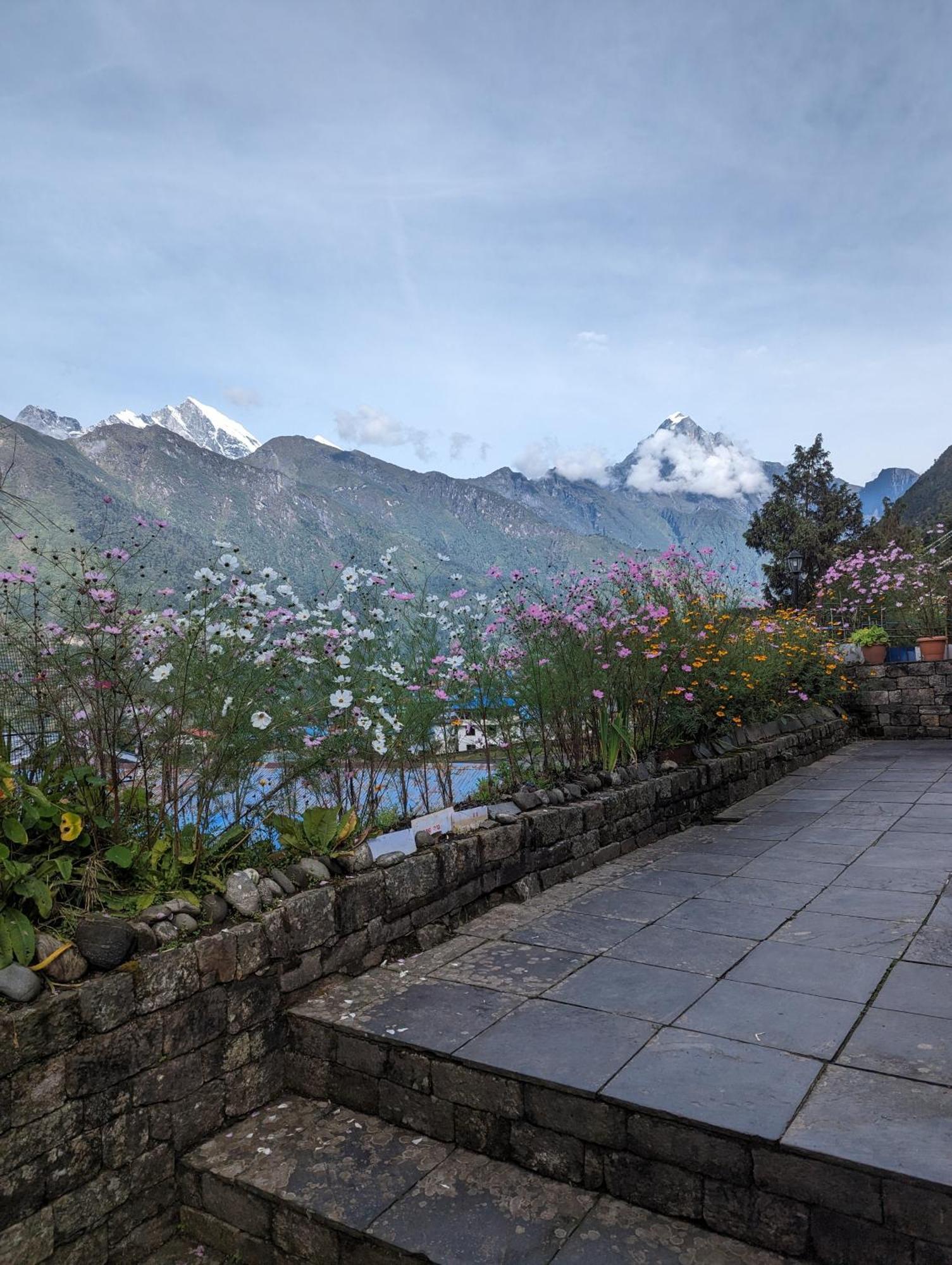 Lukla Himalaya Lodge Exterior foto